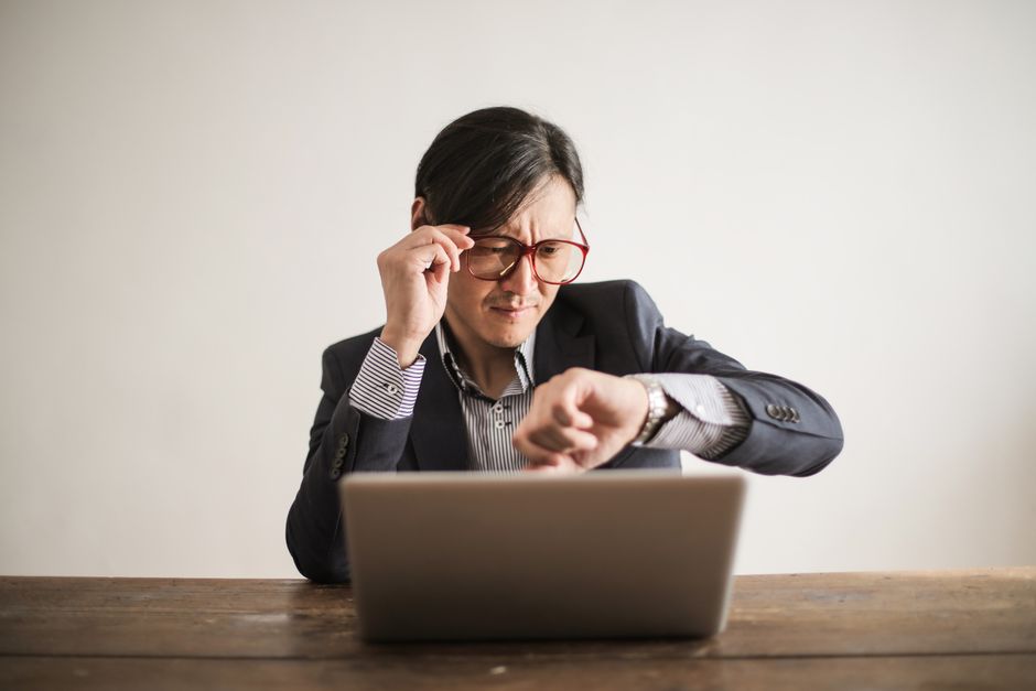 Híbrido e horas extras: por que seu chefe não paga a diferença